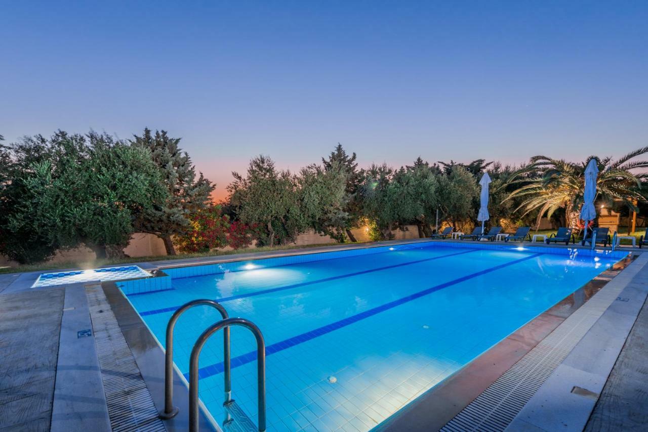 Leone Luxury Villas Kalamákion Exterior foto